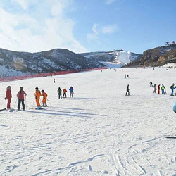 哈伦阿尔山滑雪场