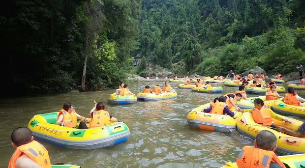 龙潭峡漂流风景区