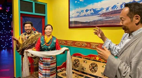 雪域名人蜡像馆