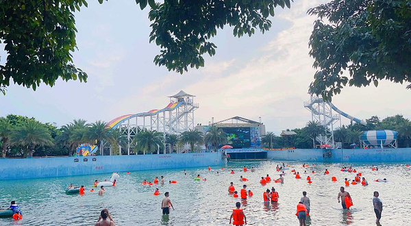 峨眉山海啸水世界