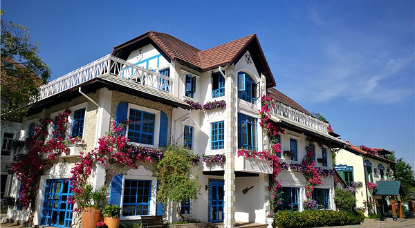 世博欢喜谷99爱情小镇