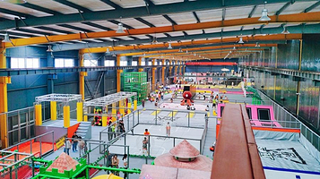 反弹风暴蹦床公园