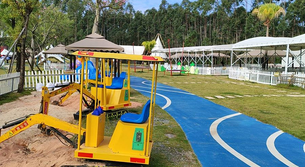 星湖里萌宠亲子乐园