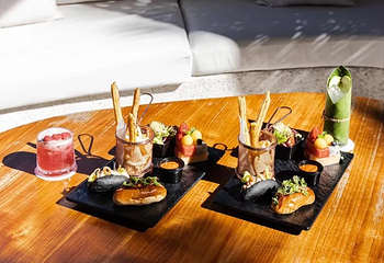 三亚艾迪逊酒店·海滩俱乐部 BEACH CLUB·泳池吧·西式简餐·轻食·DJ第 9 张图片