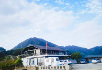 黄山宏村国际滑翔伞基地第 1 张图片