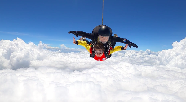 双山岛跳伞飞行营地