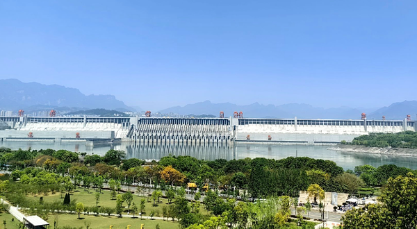 三峡大坝全景观景台