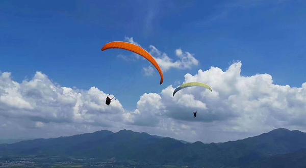 长沙九峰山滑翔伞飞行基地