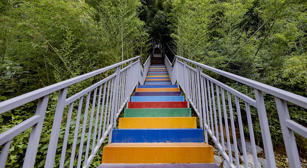 胖趣农场-崖顶漂流