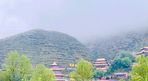 昆仑圣都扎麻隆凤凰山