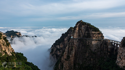 白石山玻璃栈道第 3 张图片
