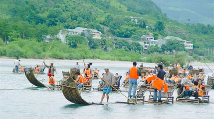 楠溪江甸园竹筏漂流第 1 张图片