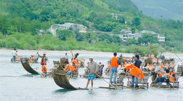 楠溪江甸园竹筏漂流