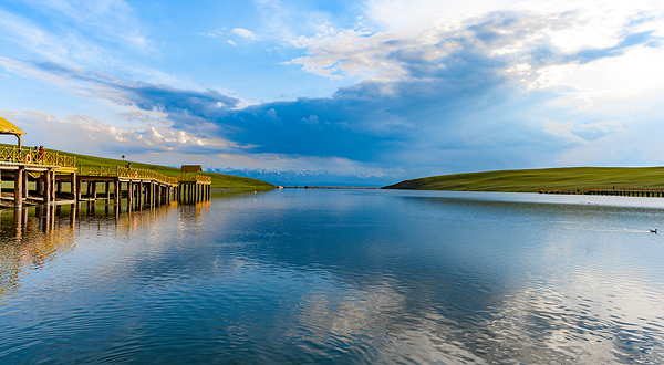 巴音布鲁克天鹅湖