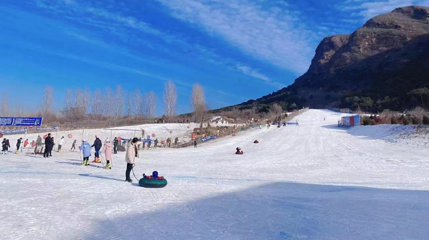 龙山滑雪场第 1 张图片