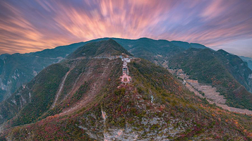 三峡云巅神女天路景区