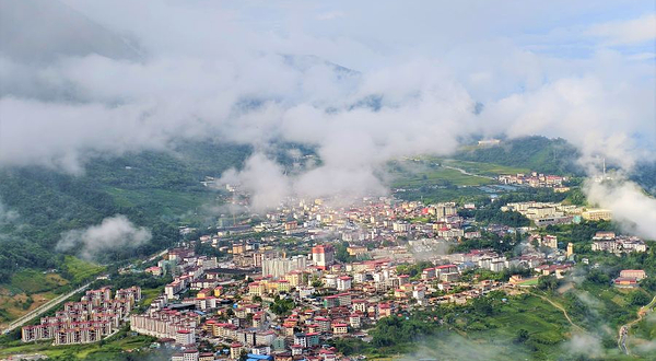 墨脱县海市蜃楼观景台