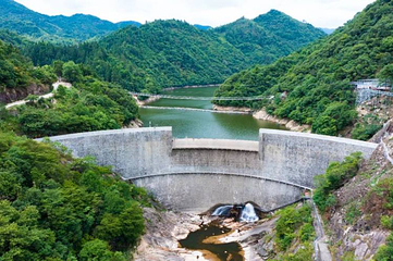 万佛山大龙潭峡谷漂流第 2 张图片