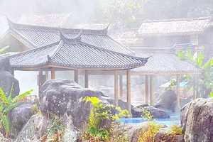 大理石门关温泉