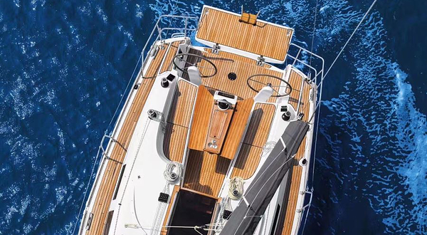 大梅沙深蓝海游艇俱乐部