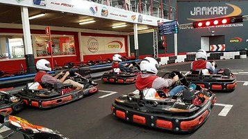 红酒小镇卡丁车