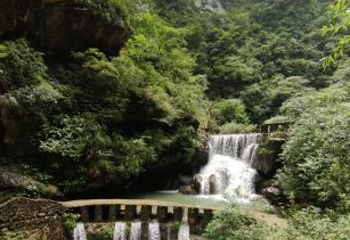 玛琉岩瀑布风景区第 1 张图片