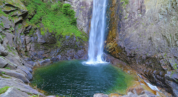 大别山主峰景区白马尖