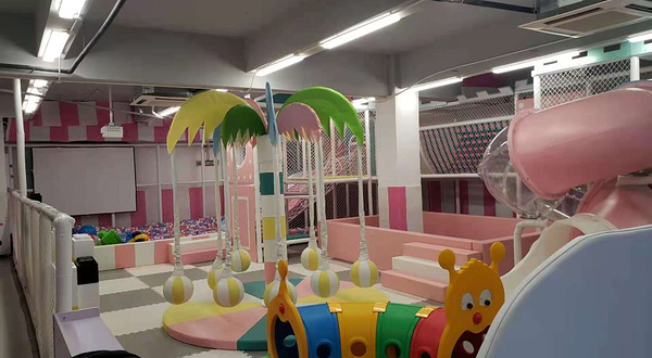 小淘气儿童游乐城