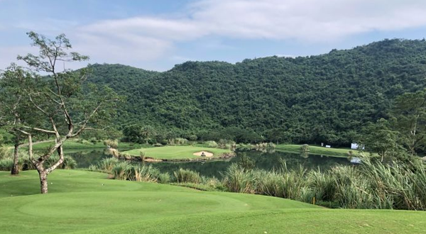 龙泉谷高尔夫球会