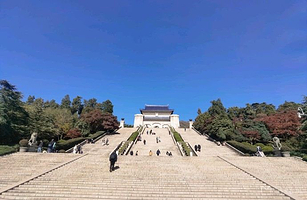 中山陵博爱广场