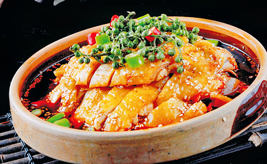 牛满堂临江鳝丝·跷脚牛肉土菜馆(峨眉山店)第 2 张图片