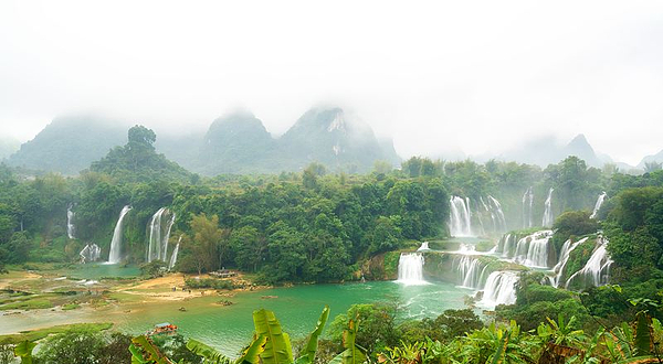 中越德天（板约）瀑布跨境旅游合作区