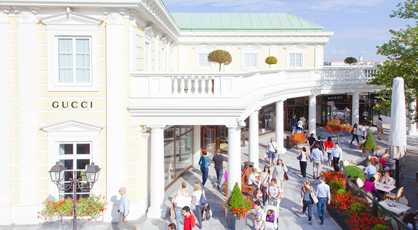 MG维也纳潘多夫购物村