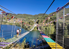 香坪山大地湖畔