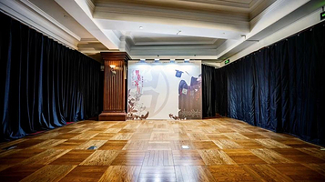 上海 · 沉浸式魔术脱口秀《男巫客厅》