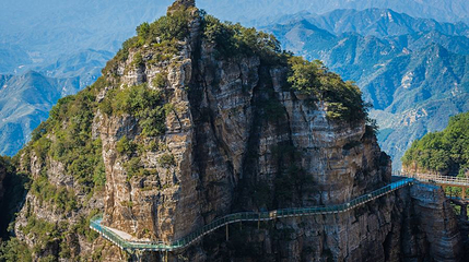 白石山玻璃栈道第 1 张图片