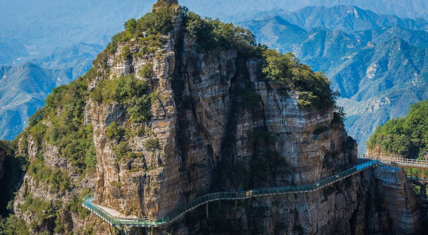 白石山玻璃栈道