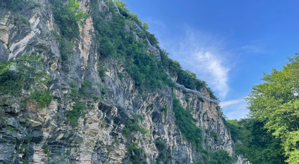 月亮湾牛肝马肺景区