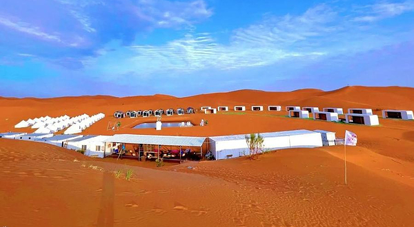 腾格里沙漠露营