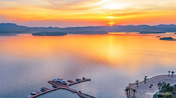 白鹤湖名胜风景区