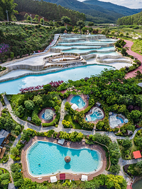 十万大山布透温泉