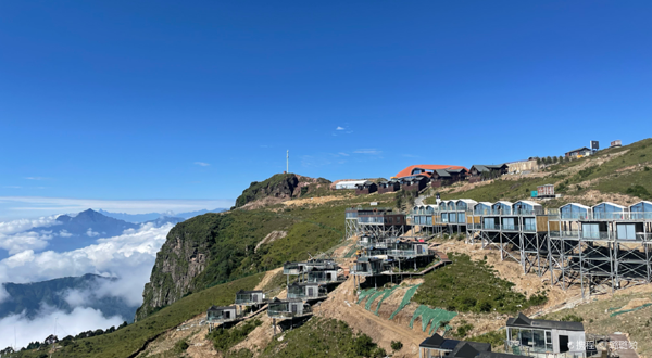 牛背山星珀露营地