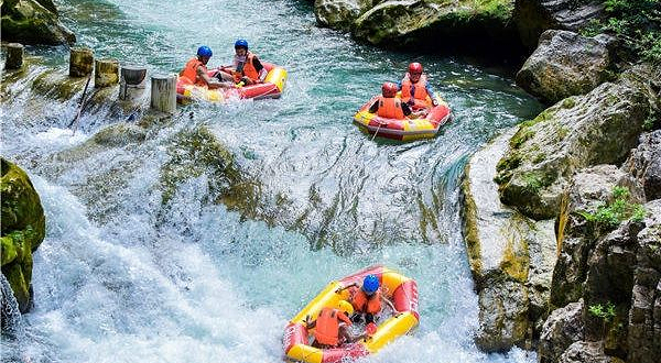 乐谷银滩峡谷漂流