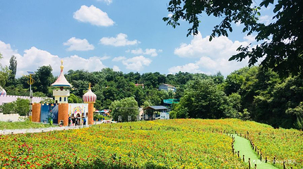 动漫花溪谷第 1 张图片