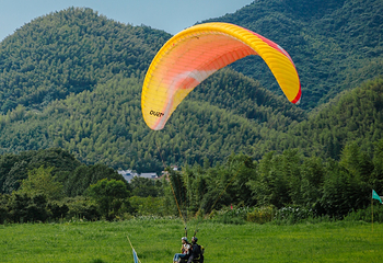 鸬鸟国家滑翔伞飞行营地第 17 张图片