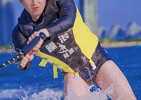 三亚躁浪尾波冲浪俱乐部