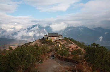 香格里雄古观景台第 5 张图片