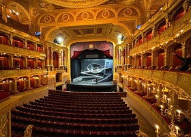 布达佩斯轻歌剧院