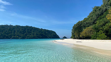 Koh Rok Yai Beach