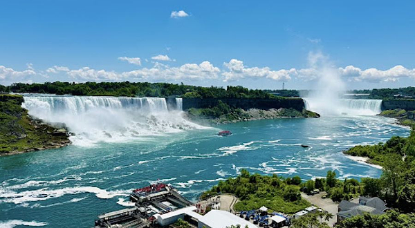 Niagara City Cruises Funicular Boarding